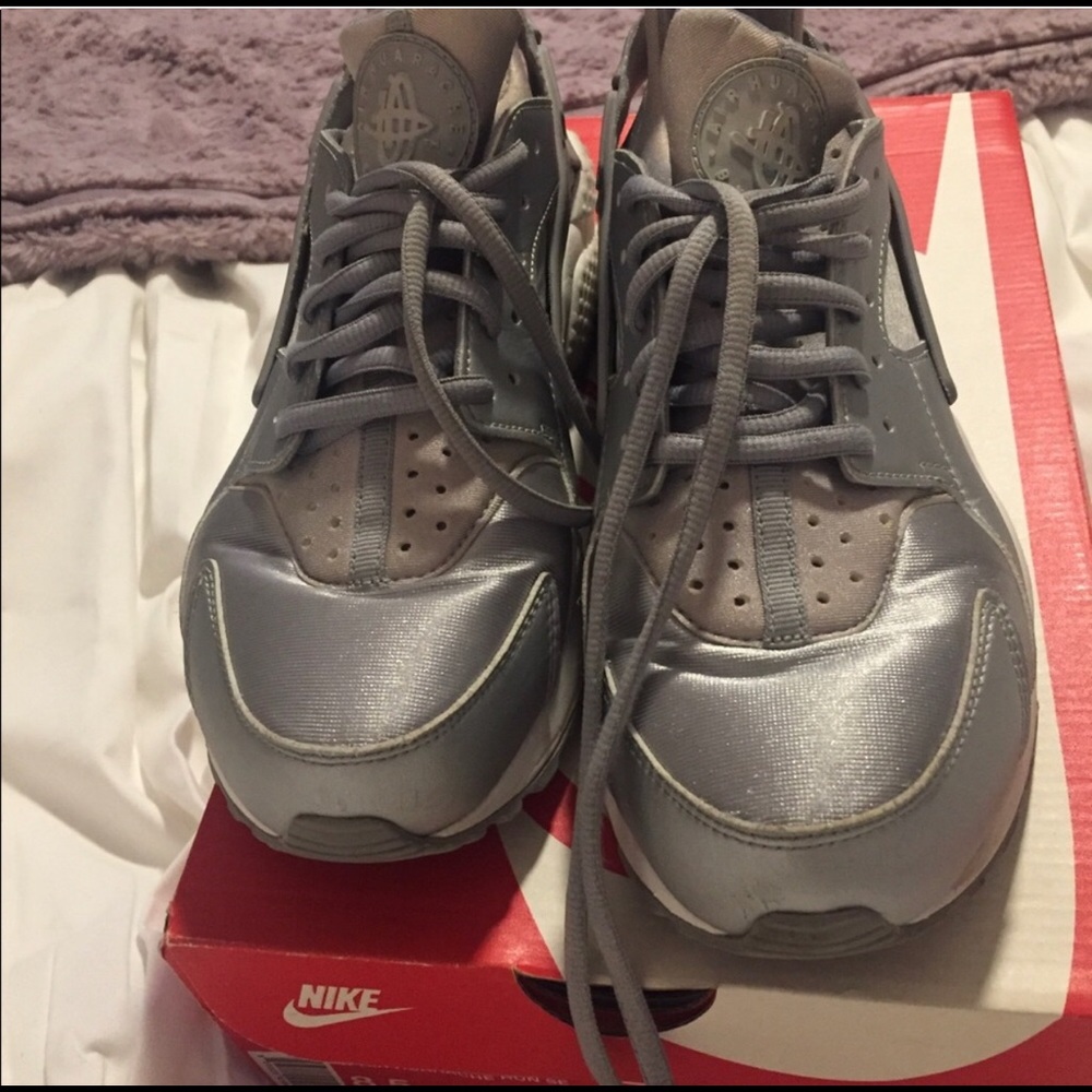 Nike Huarache - Picture 2 of 3
